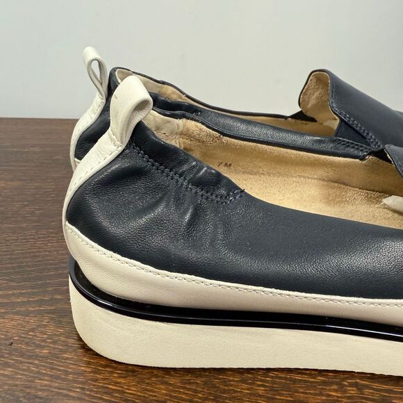 Vaneli Sport Quin Women’s navy nappa blue white slip on shoe size 7M - Picture 5 of 8